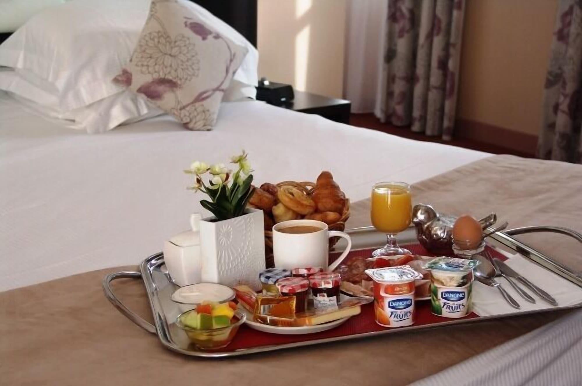 Best Western Marquis De La Baume Nîmes Buitenkant foto