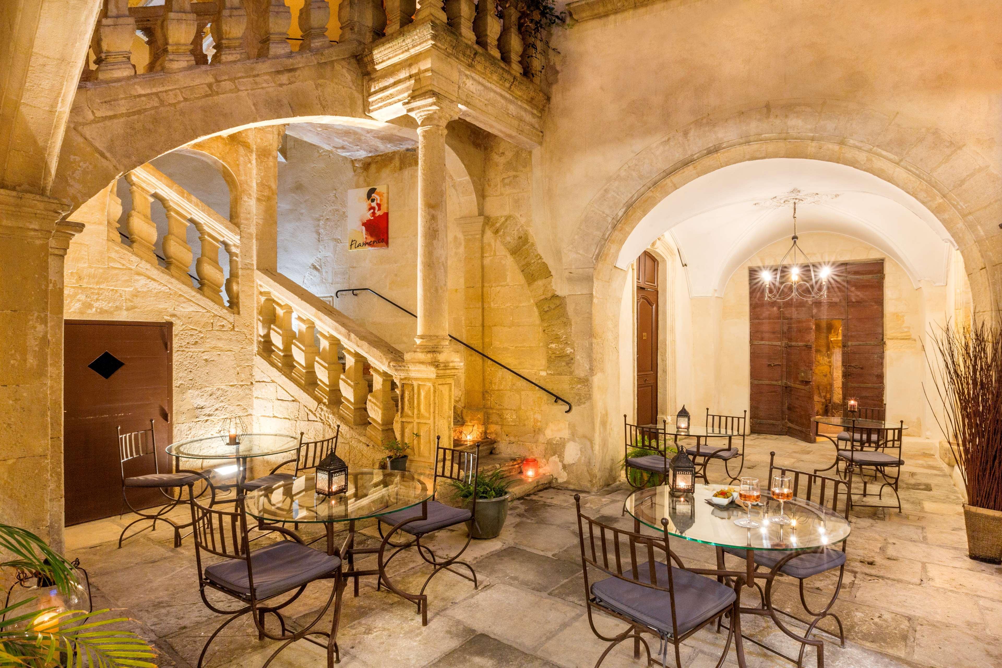 Best Western Marquis De La Baume Nîmes Buitenkant foto